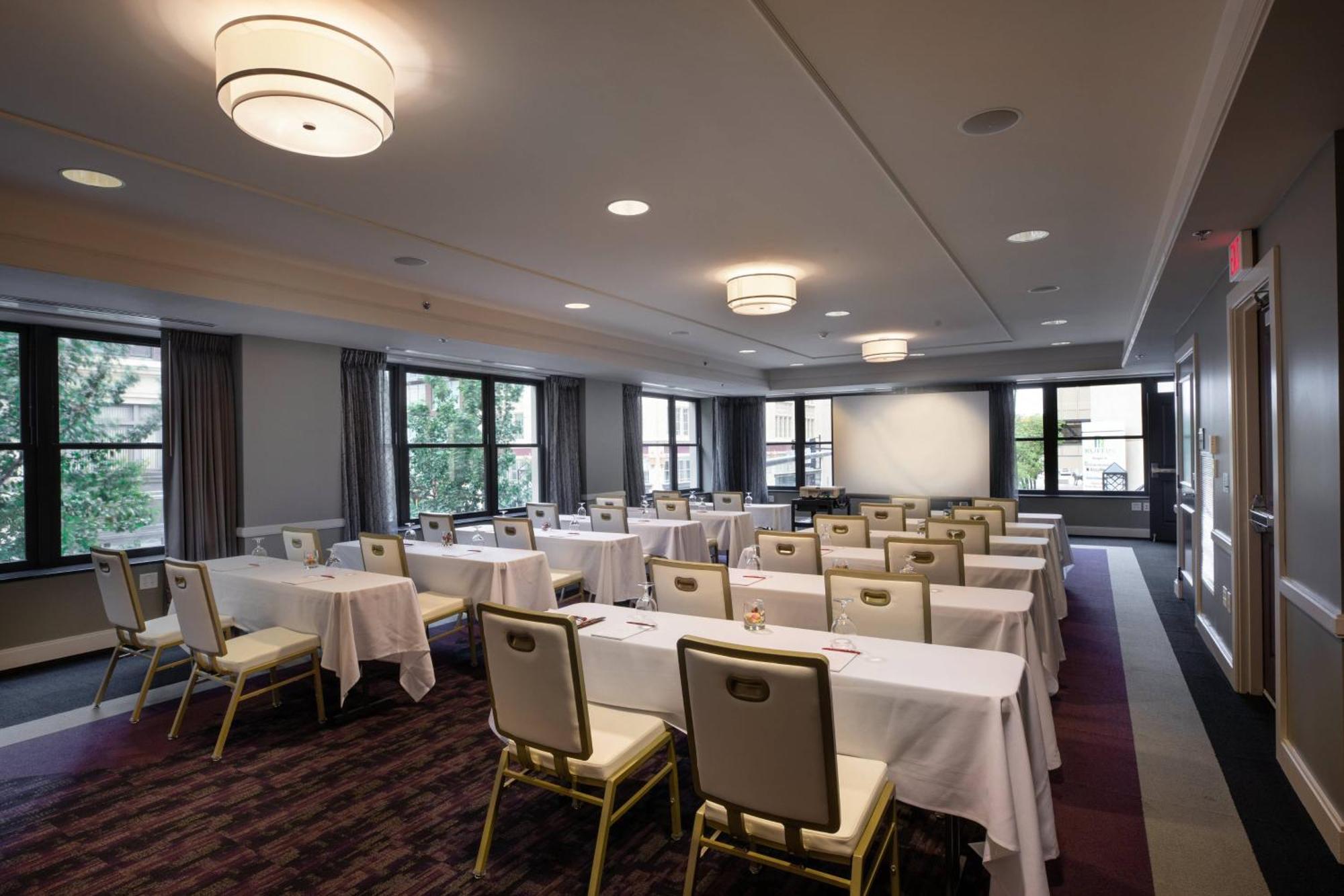 Ambassador Hotel Wichita, Autograph Collection מראה חיצוני תמונה
