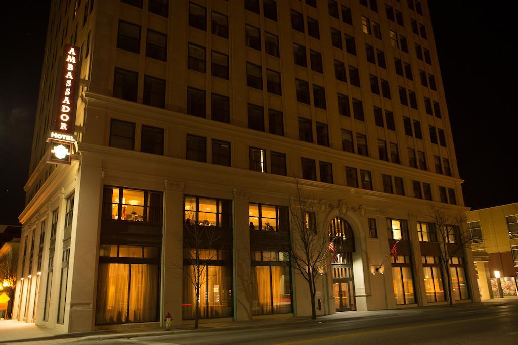 Ambassador Hotel Wichita, Autograph Collection מראה חיצוני תמונה