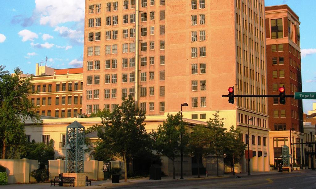 Ambassador Hotel Wichita, Autograph Collection מראה חיצוני תמונה